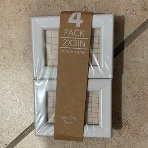 White 4-Pack Photo Frames 2x3 Inch